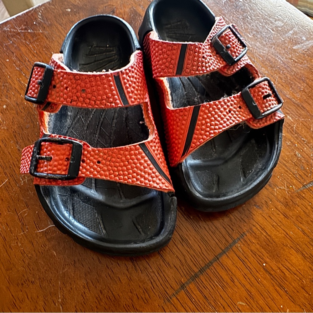Birkenstock Youth Birki’s Vegan Barbados Strappy Sandal Orange Black Size 6-6.5
